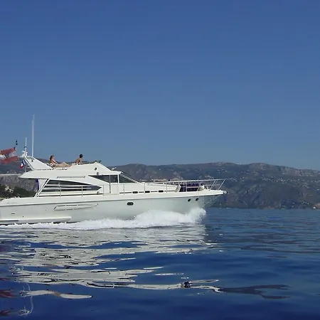 ספינת מלון Yacht Summertime 3 Bedrooms