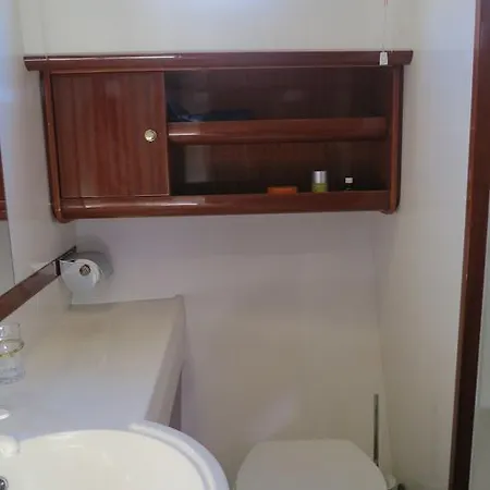 ספינת מלון Yacht Summertime 3 Bedrooms