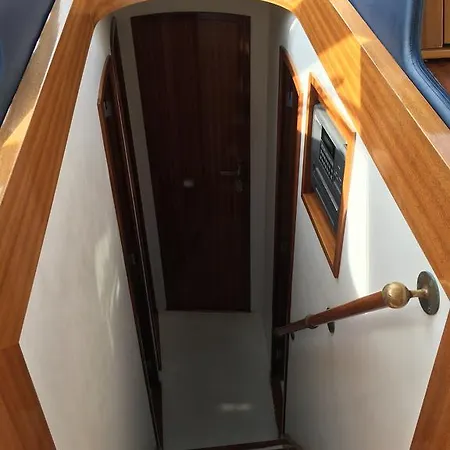 보트호텔 Yacht Summertime 3 Bedrooms *