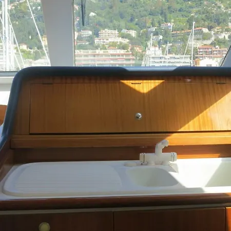 보트호텔 Yacht Summertime 3 Bedrooms 멍똥