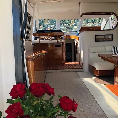 ספינת מלון Yacht Summertime 3 Bedrooms
